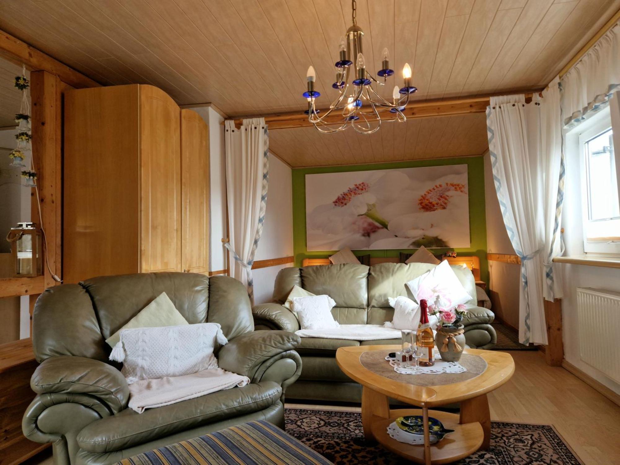 Апартаменты Ahlbeck, Ferienobjekt Apfel-Blume-Veilchen Херингсдорф Номер фото